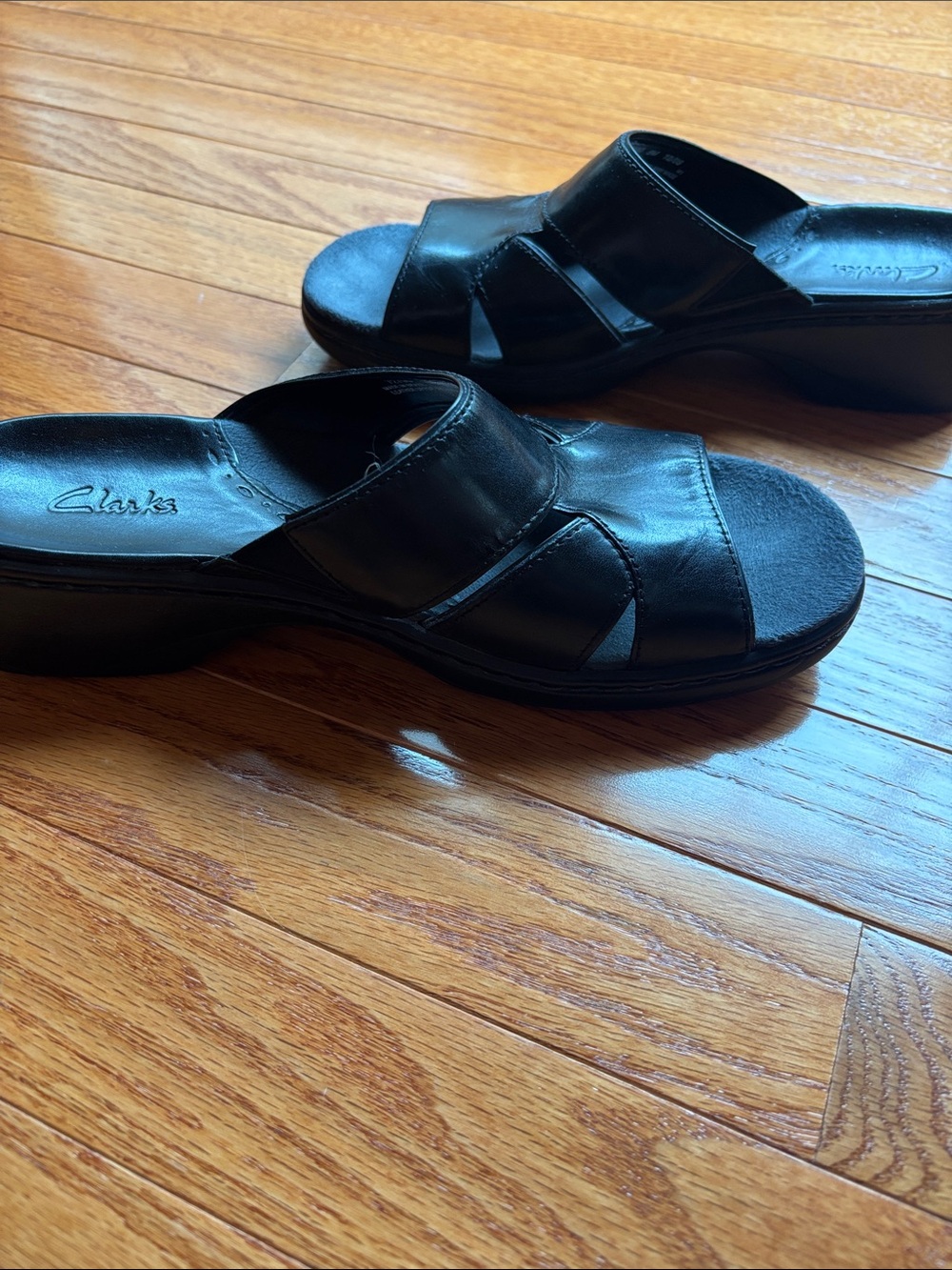 Clarks Black Leather Open-Toe Slide Sandals - Picture 6 of 7